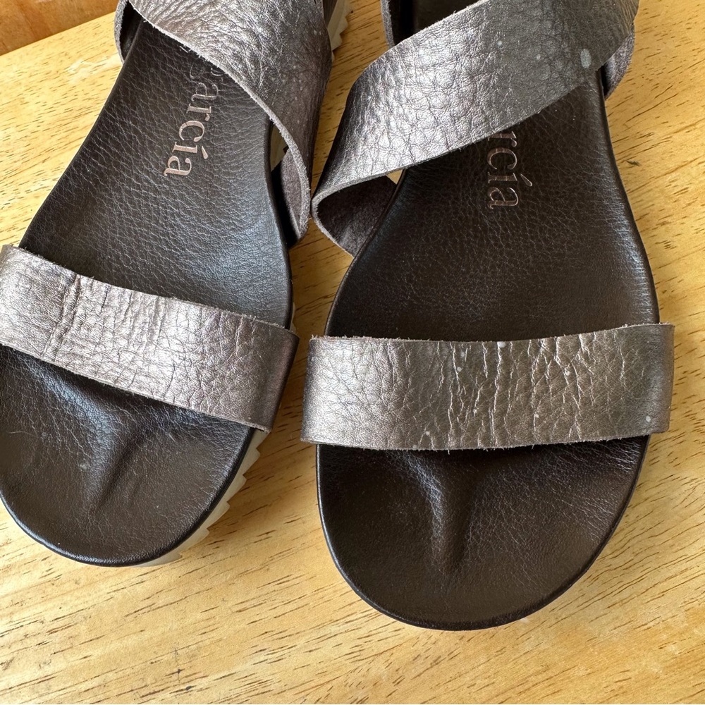Pedro Garcia Metallic Leather Flat Low Heel Open Toe Sandals - Picture 4 of 16